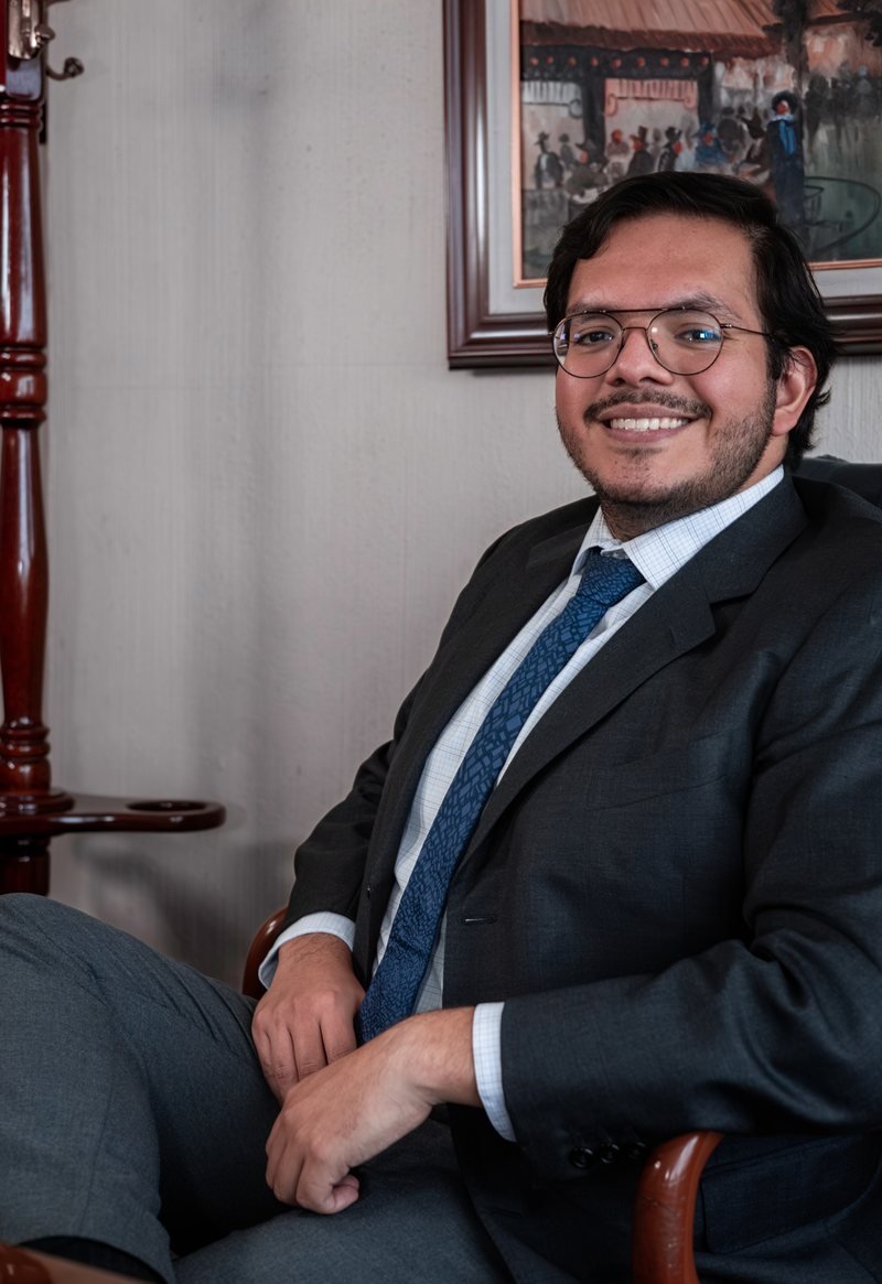 Socio del despacho — nombre por confirmar